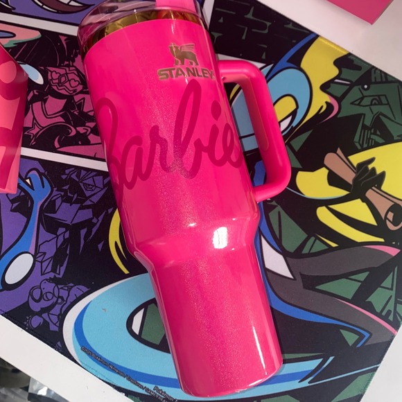Stanley Barbie Quencher H2.0 Tumbler 40 oz Limited Edition Hot Pink Brand New - Picture 2 of 4